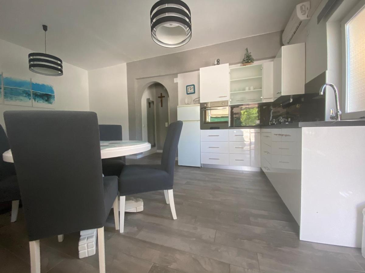 Apartment Branka Dobropoljana